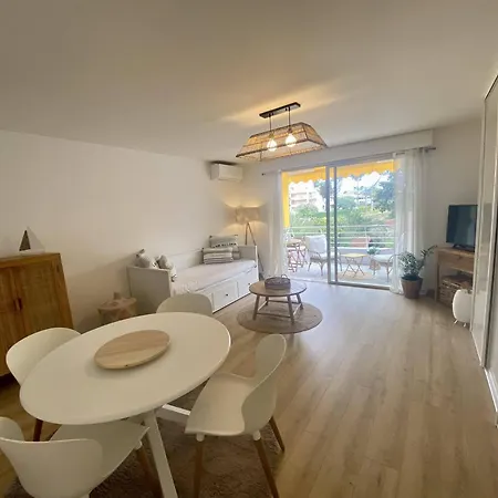 Apartment Golf Juans- Studio Front De Mer, Wifi Clim *